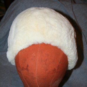 Elizabeth Bonwit Teller Fur(beaver) Snowball Hat
